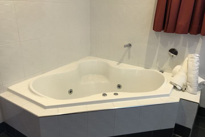 Hot Tub 44 of 62