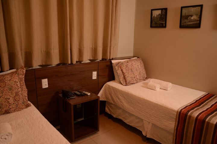 Room 4 of 61