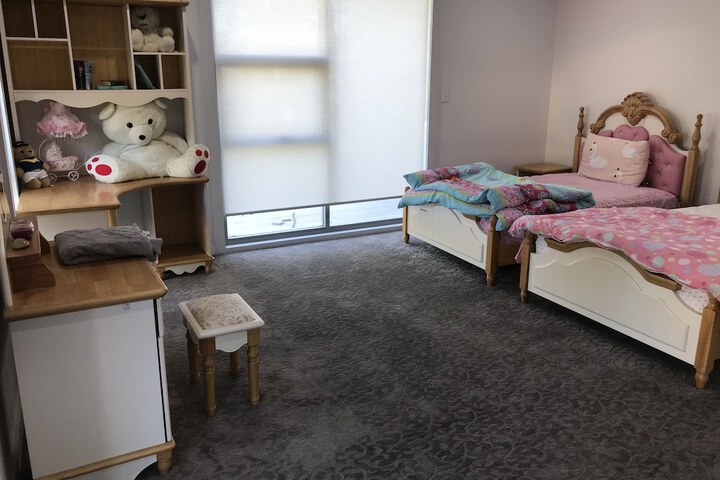 Room 17 of 38