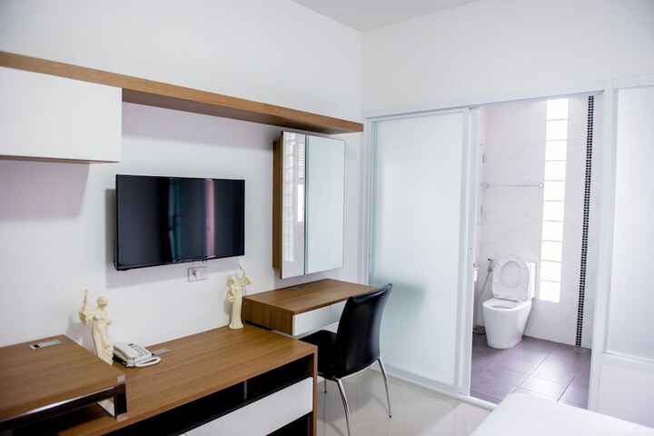 Room 7 of 34