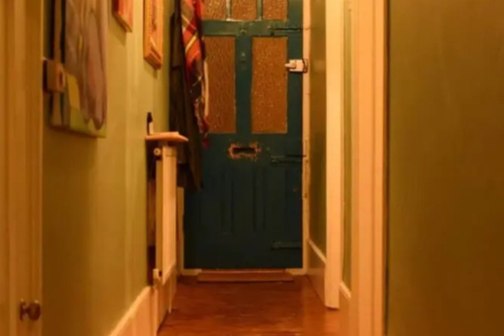 Room 7 of 11