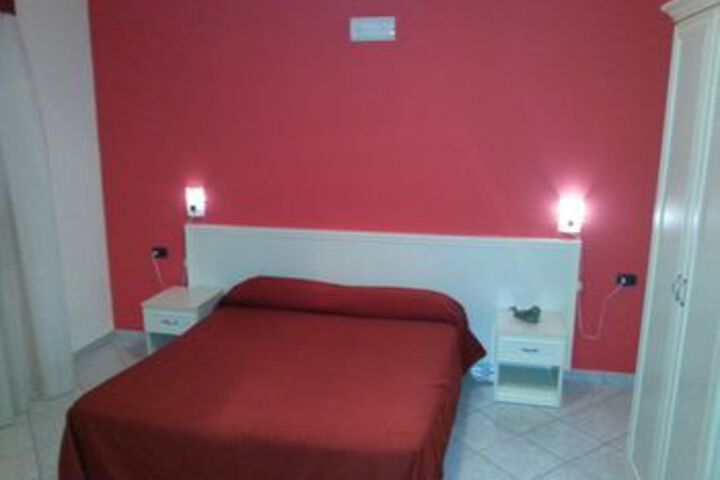 Room 10 of 17