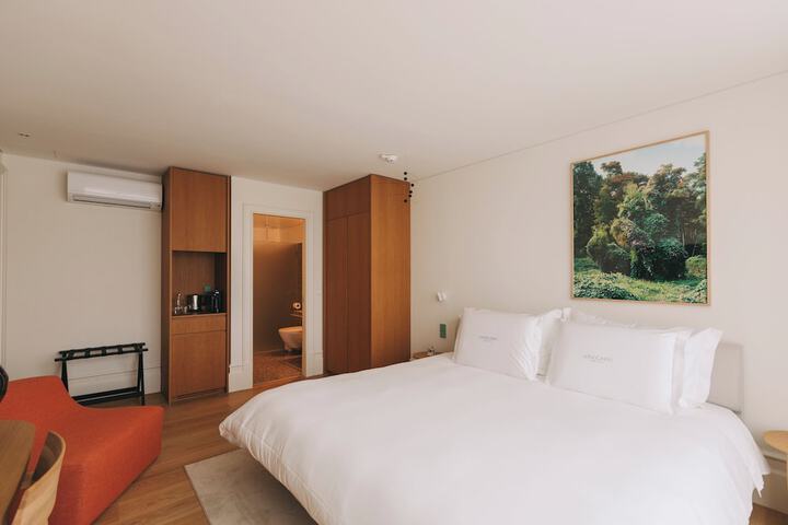 Room 118 of 186