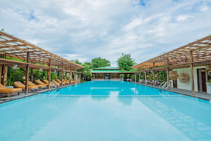 Pool 93 of 189