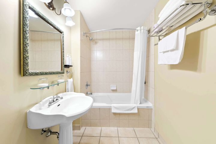Room 10 of 53
