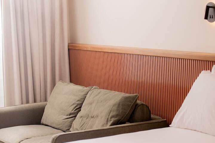 Room 10 of 144