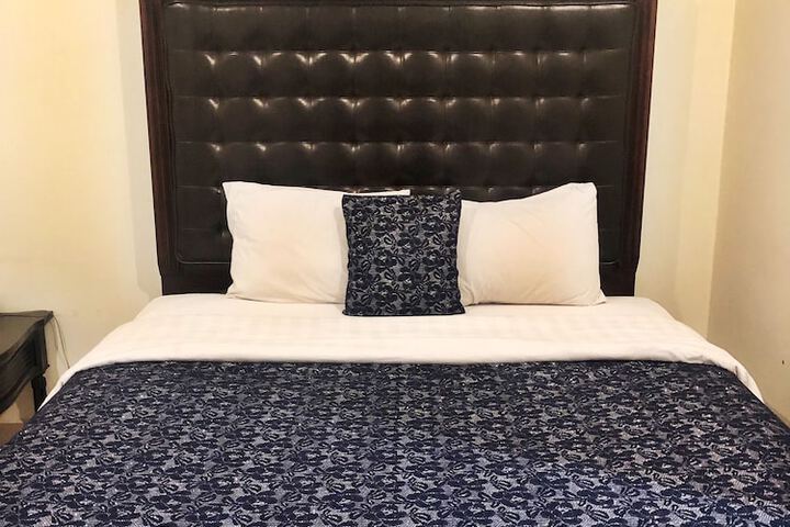 Room 4 of 53