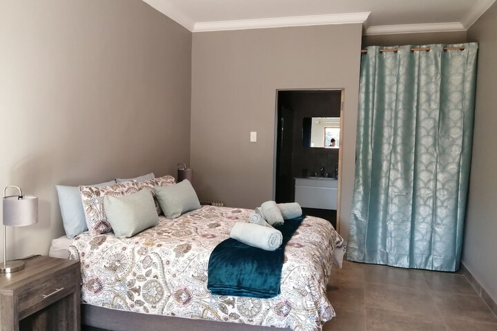 Room 4 of 111