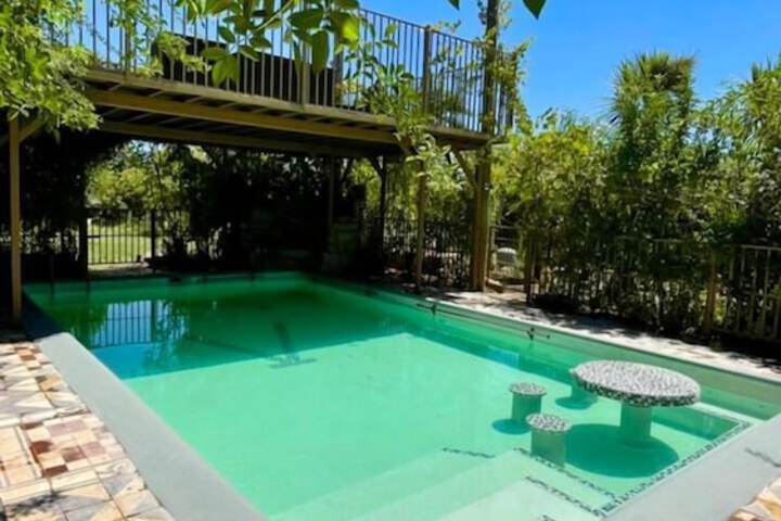 Pool 37 of 67