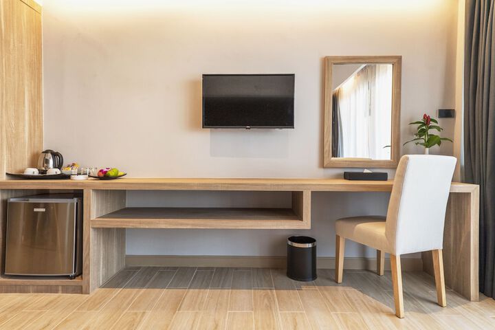 Room 3 of 37