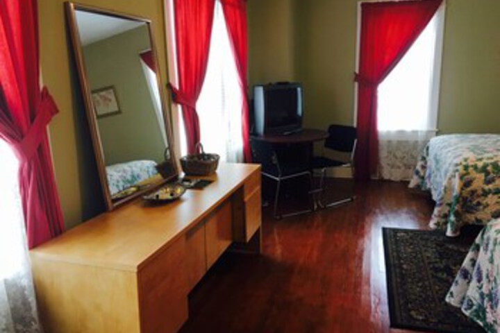 Room 73 of 246
