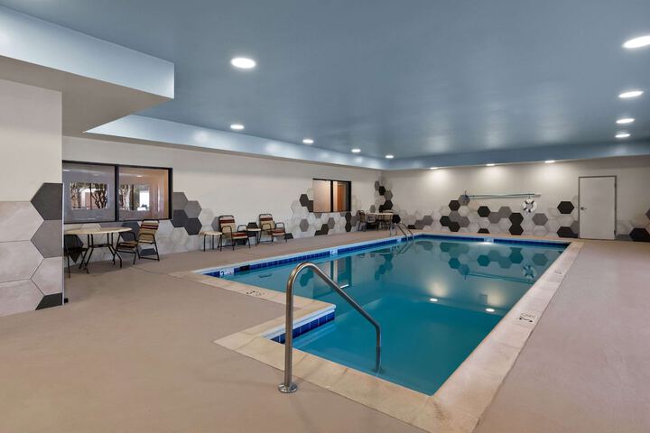 Pool 22 of 34