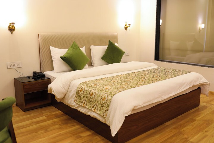 Room 12 of 71