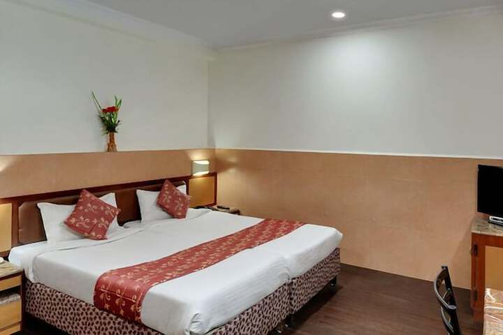 Room 7 of 19