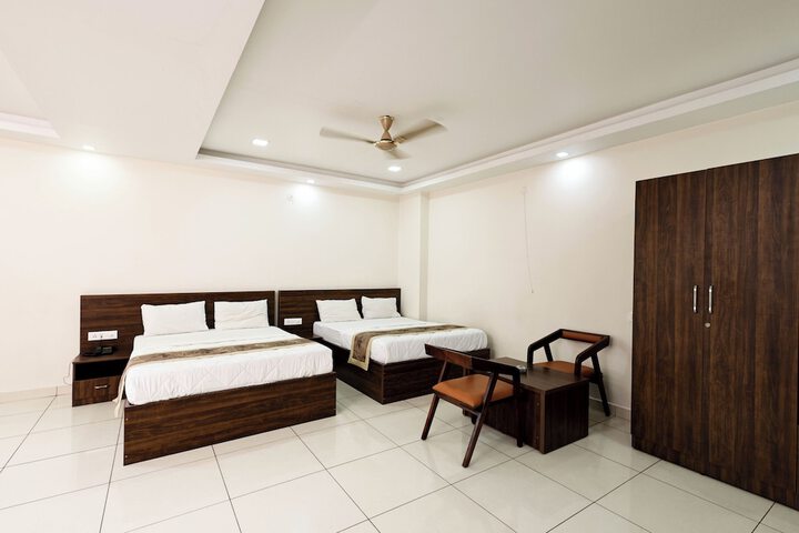 Room 12 of 39