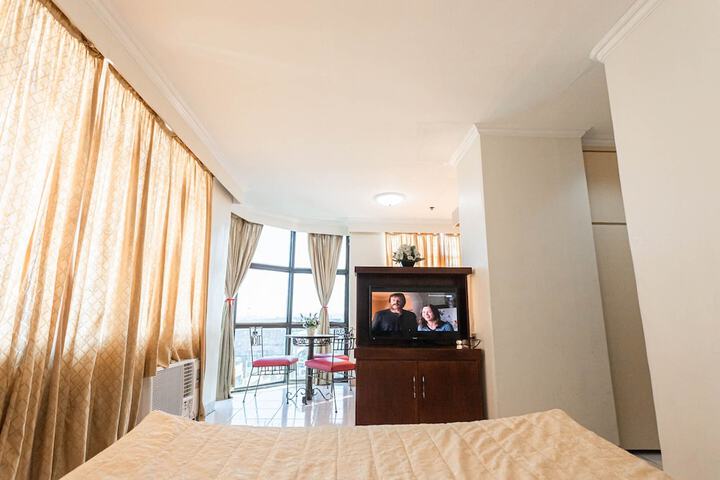 Room 6 of 16