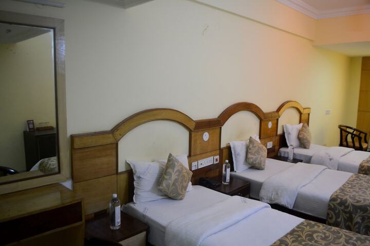 Room 15 of 36