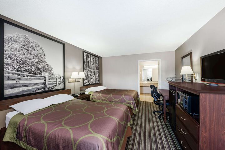 2 Double Beds (1 of 11)