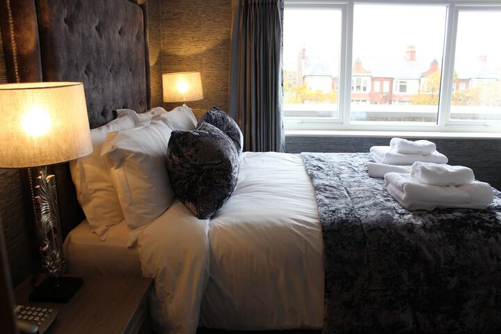 Room 10 of 77