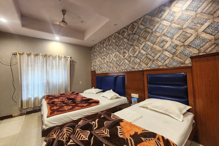 Room 35 of 49