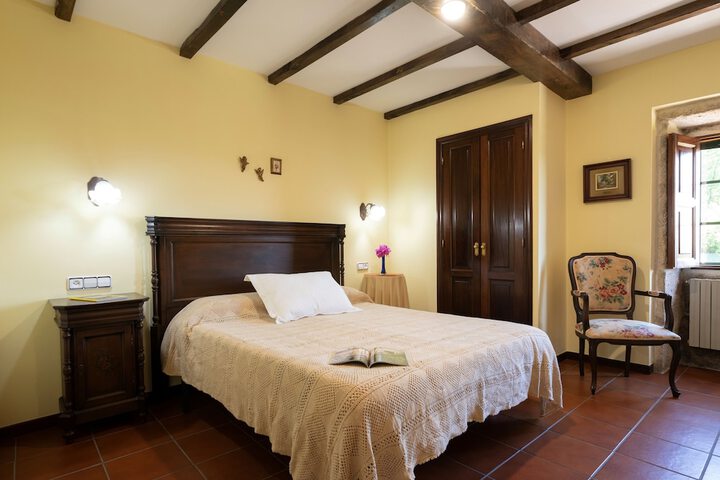 Room 4 of 37
