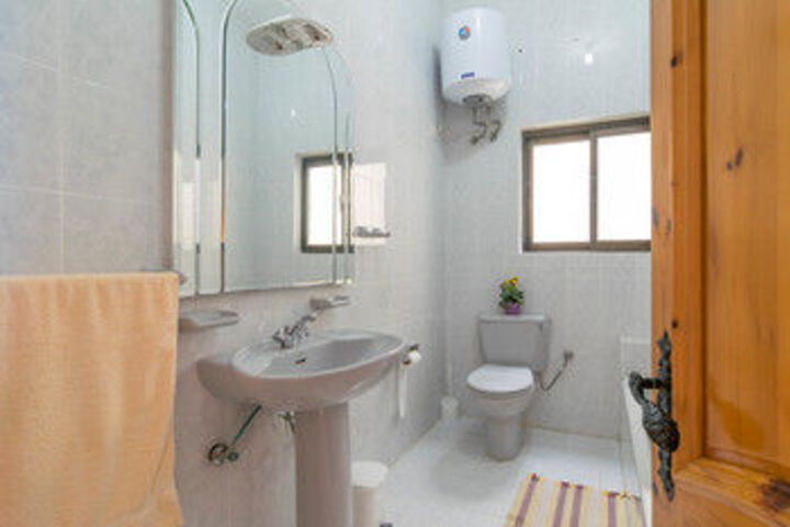 Room 3 of 80