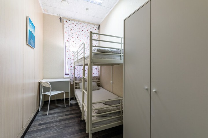Room 14 of 83