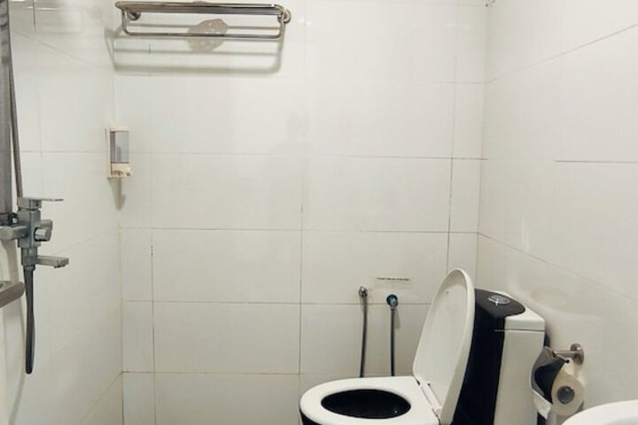 Room 60 of 76