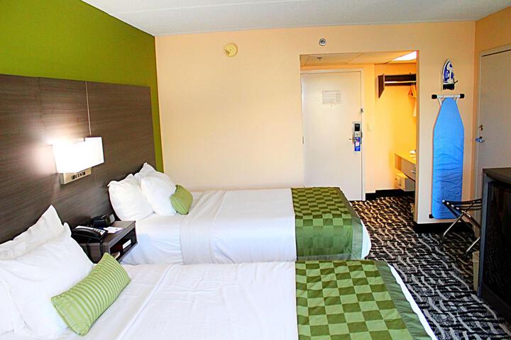 2 Double Beds (2 of 14)
