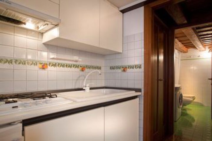 Room 14 of 27