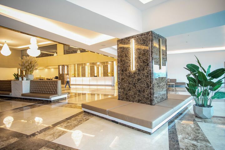 Hotel Interior 4 of 88