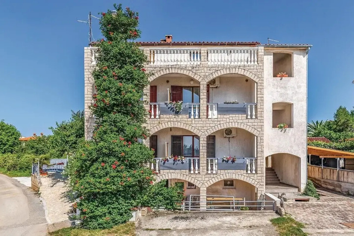 Beautiful Home in Medulin With Wifi and 1 Bedrooms