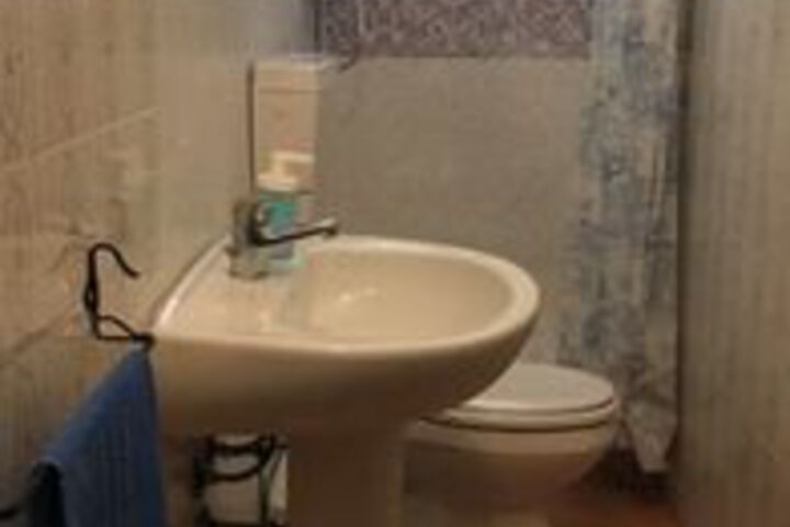 Room 2 of 35