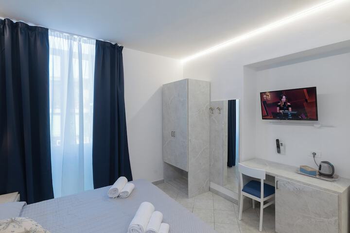 Room 12 of 40