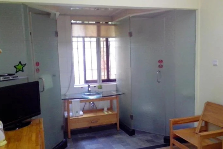 Room 25 of 26