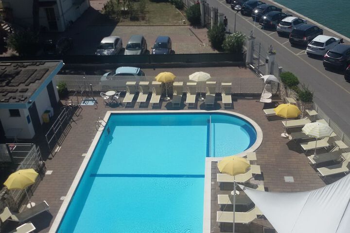 Pool 22 of 47
