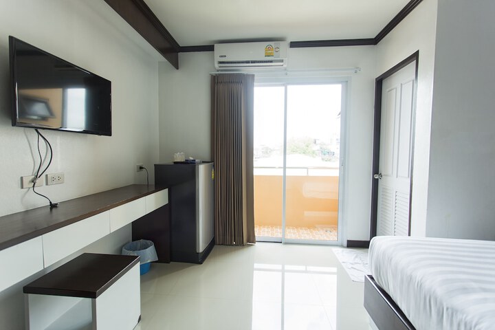 Room 12 of 22