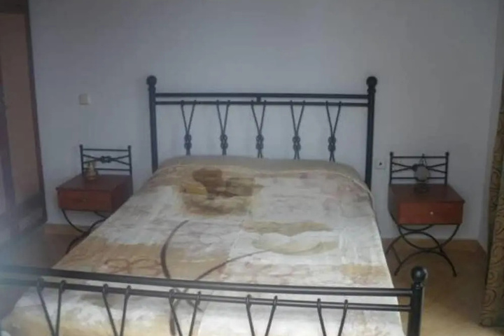 Room 2 of 16