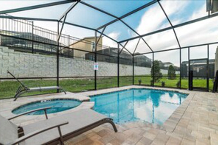 Pool 15 of 35