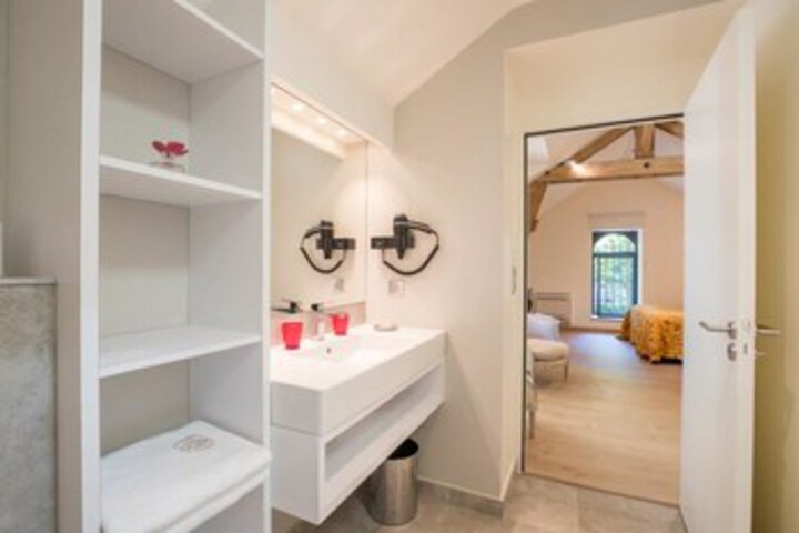 Room 2 of 15