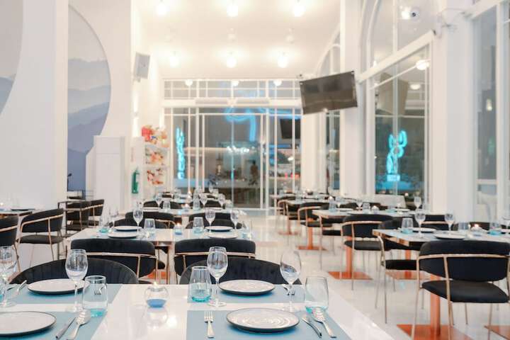 Dining 36 of 56
