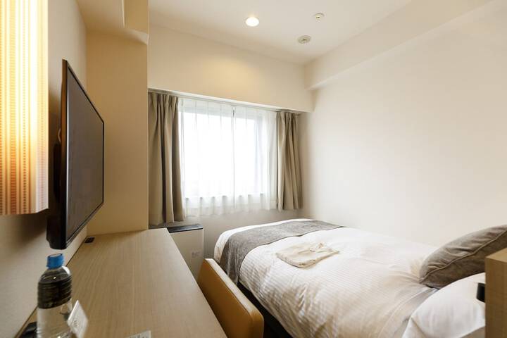 Room 14 of 48