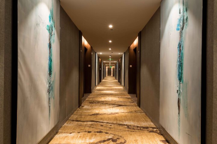Ballroom/Hall 27 of 28
