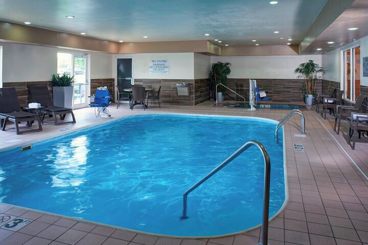 Pool 15 of 20