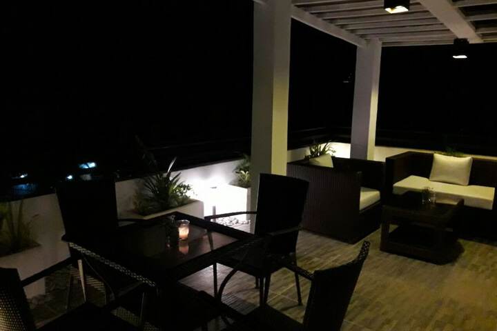 Lounge 114 of 152