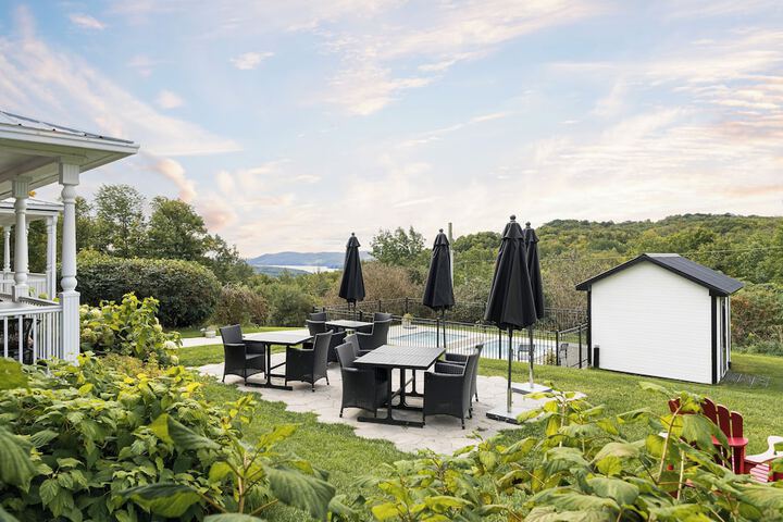 Terrace/Patio 48 of 50
