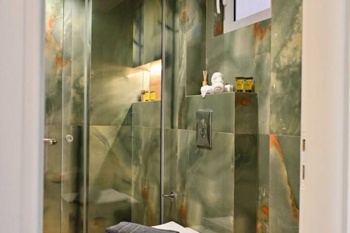 Room 65 of 121