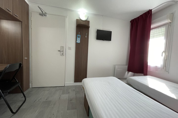 Room 32 of 51