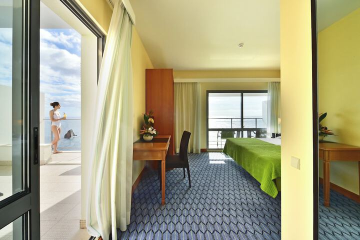 Room 54 of 250
