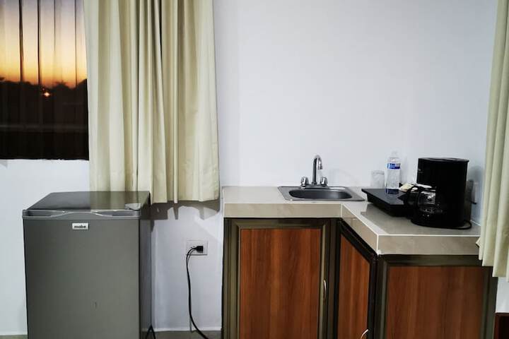 Room 8 of 80